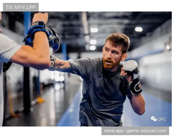 UFC腿踢力量巨大，对手被踢退两米