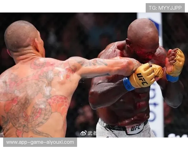 拳台惊魂:一场意外中裁判的腹部危机,背后隐藏的UFC真相 拳台惊魂:一场意外中裁判的腹部危机,背后隐藏的UFC真相